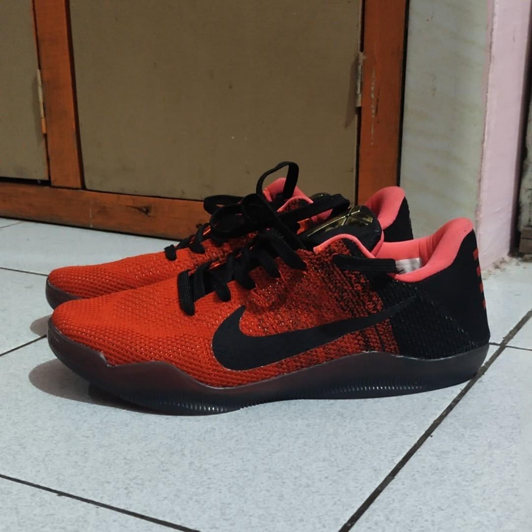 Sepatu basket kobe 11 top