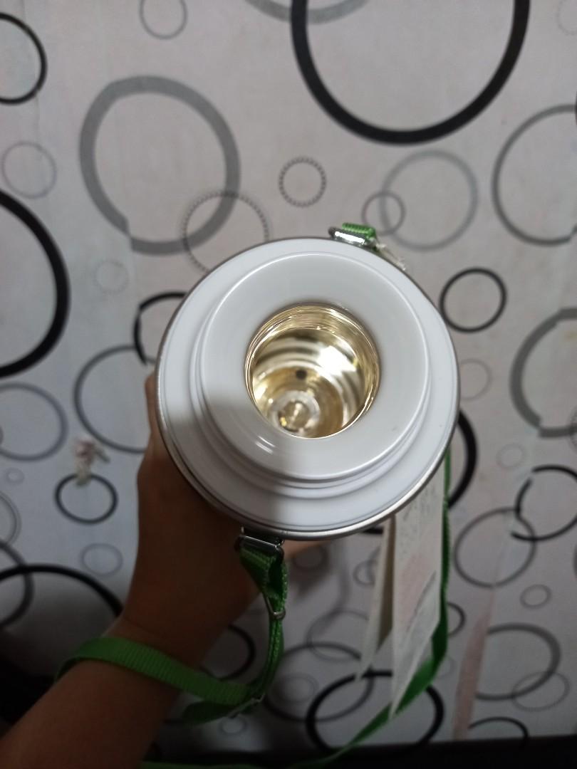 Tiger thermos (Category: Water Bottles & Tumblers) located in Bacoor. Submitted by roxd_everything (Listing ID 1114019314, Image 3). Description: tiger thermos from japan rfs decluttering.
