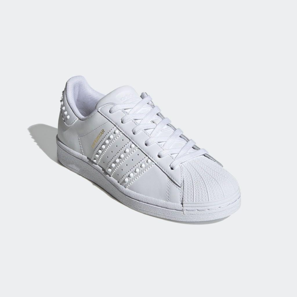 Adidas originals hotsell white womens