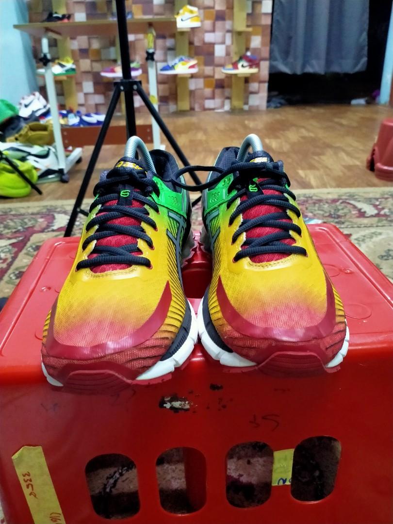 Asics gel kinsei clearance 6 vs kayano 24