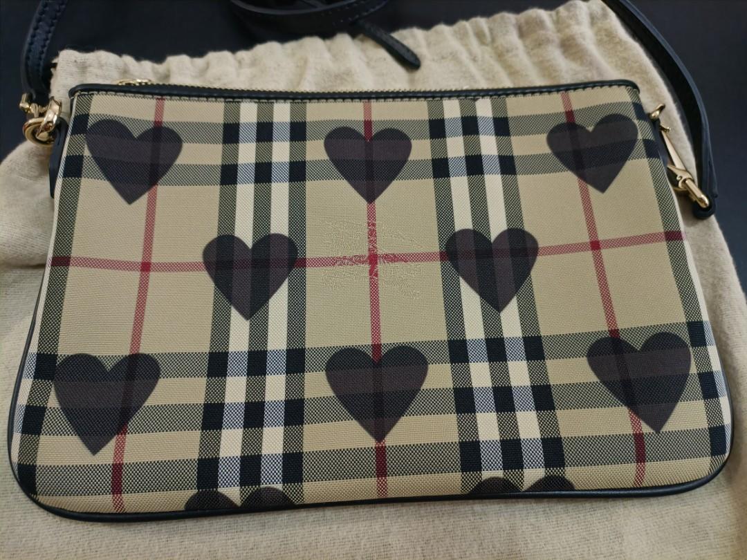 Burberry shop horseferry clutch