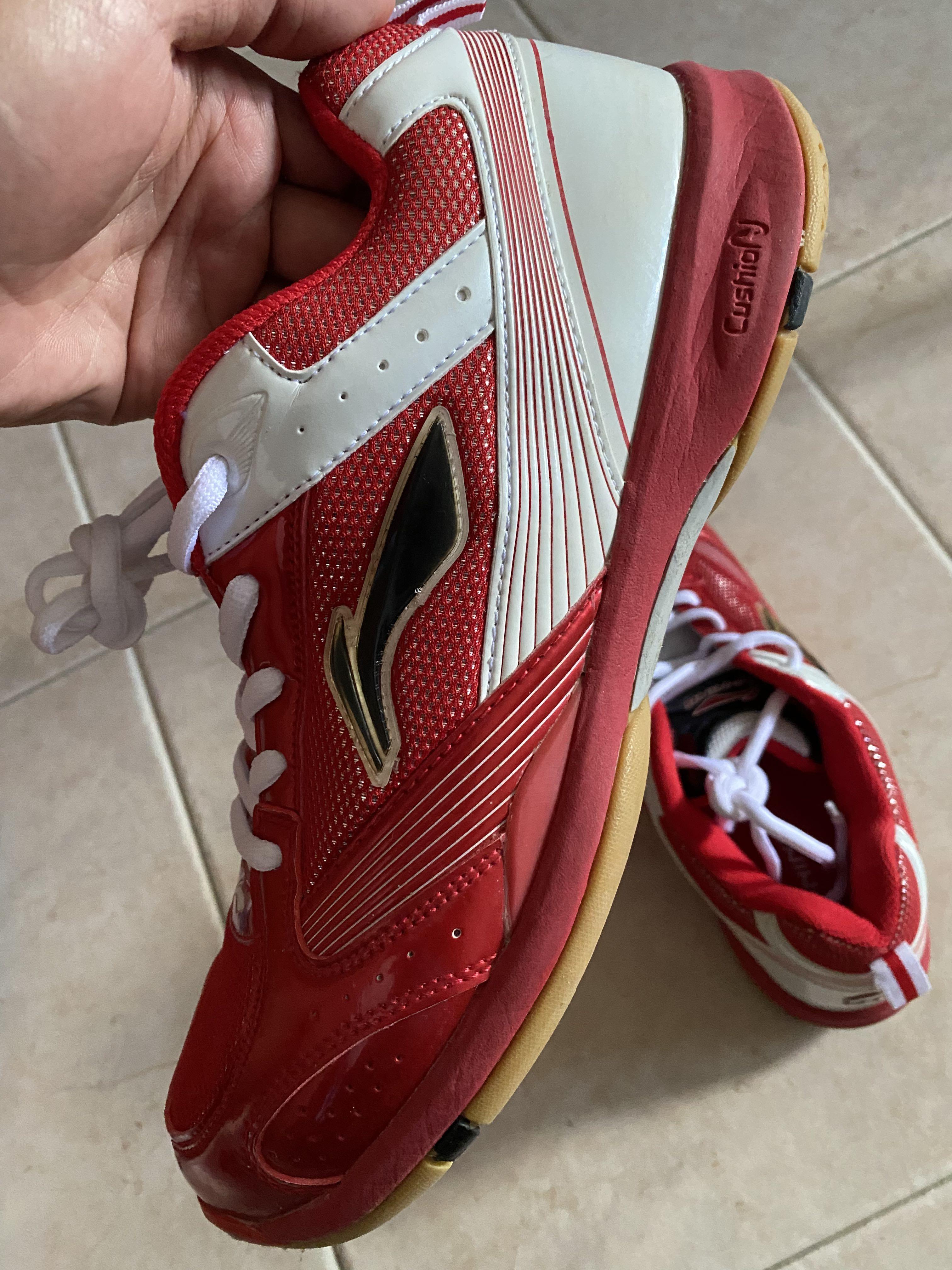 Li Ning Men s Badminton Shoes Gum Sole Sports Equipment Sports