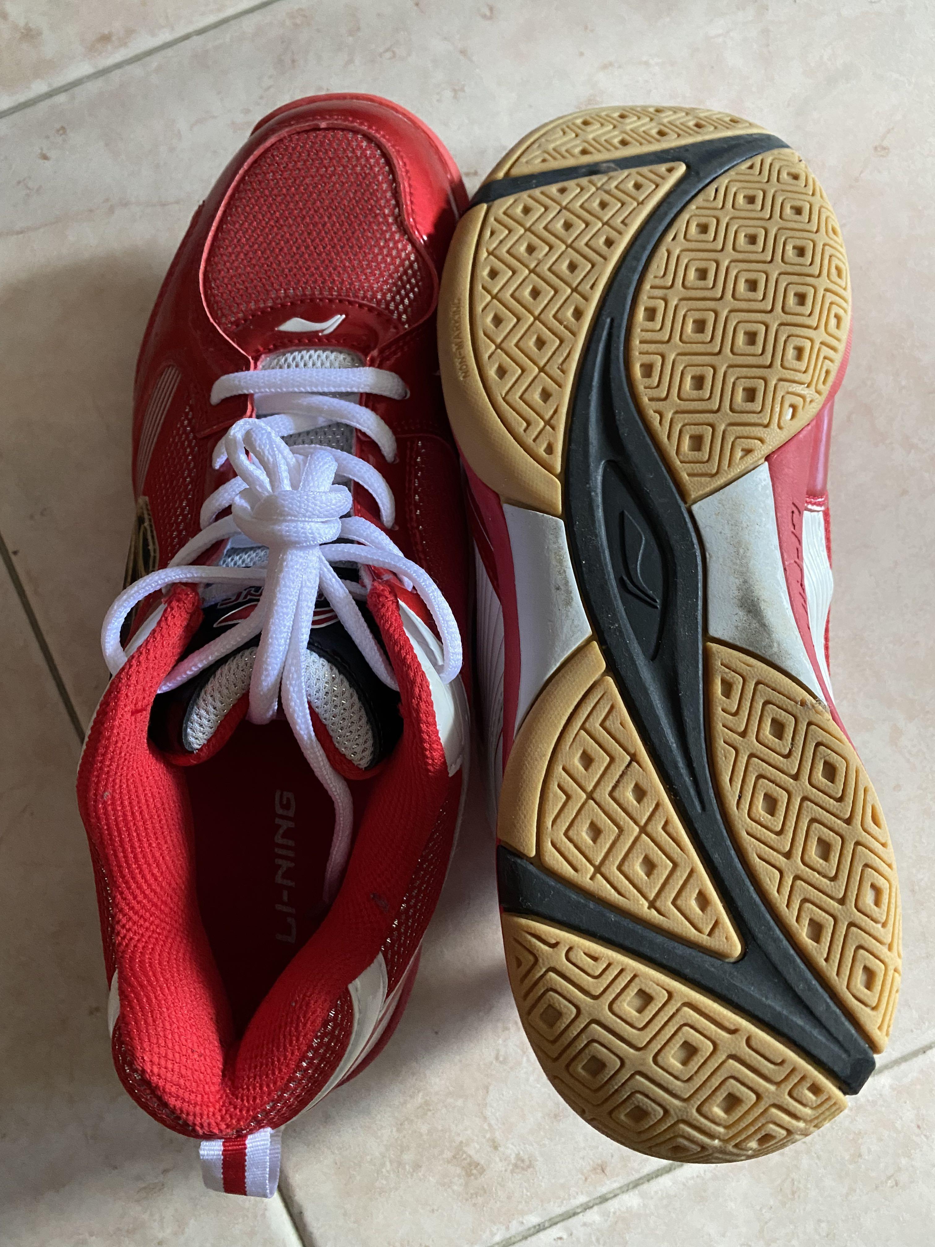 Li Ning Men s Badminton Shoes Gum Sole Sports Equipment Sports