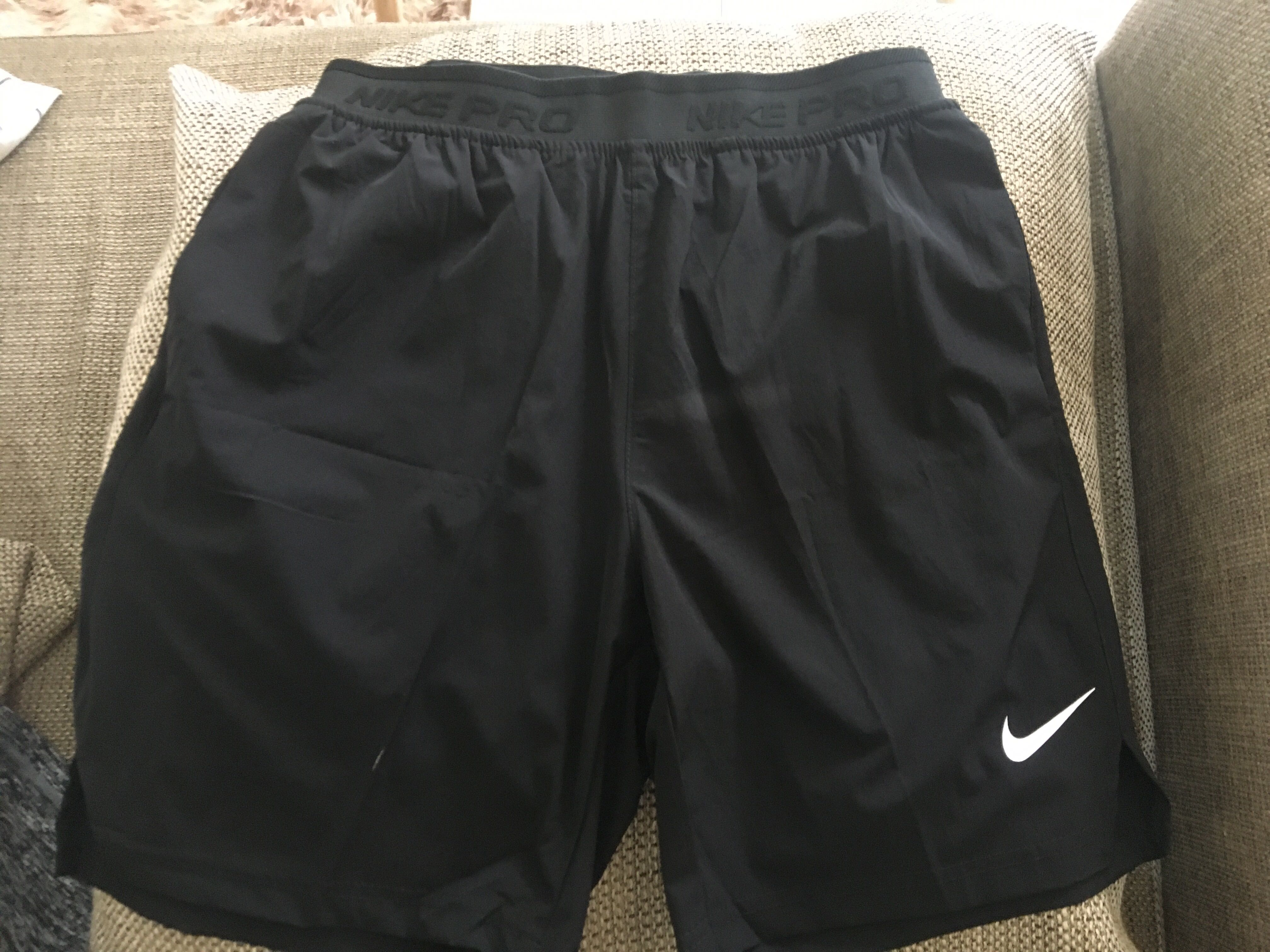 على متن سفينة ضوء تكرر nike large 