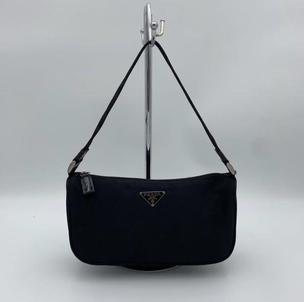 Pochette nylon discount prada