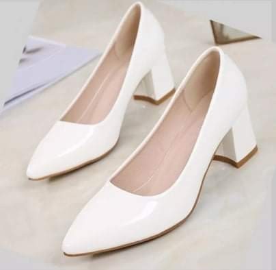 Closed new arrivals white shoes