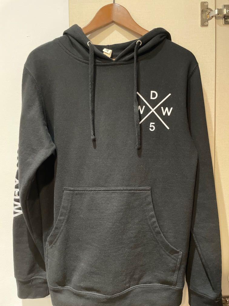 8 letters tour hoodie sales
