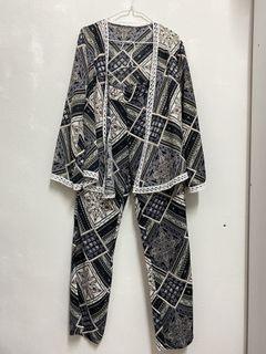 1 set Cardigan &  Bottom