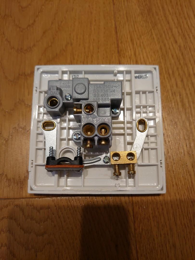 電制 面板 13A 保險絲 開關 單制 開關制 Hager Switch Cover with Fuse, 家庭電器, 轉插器及插頭