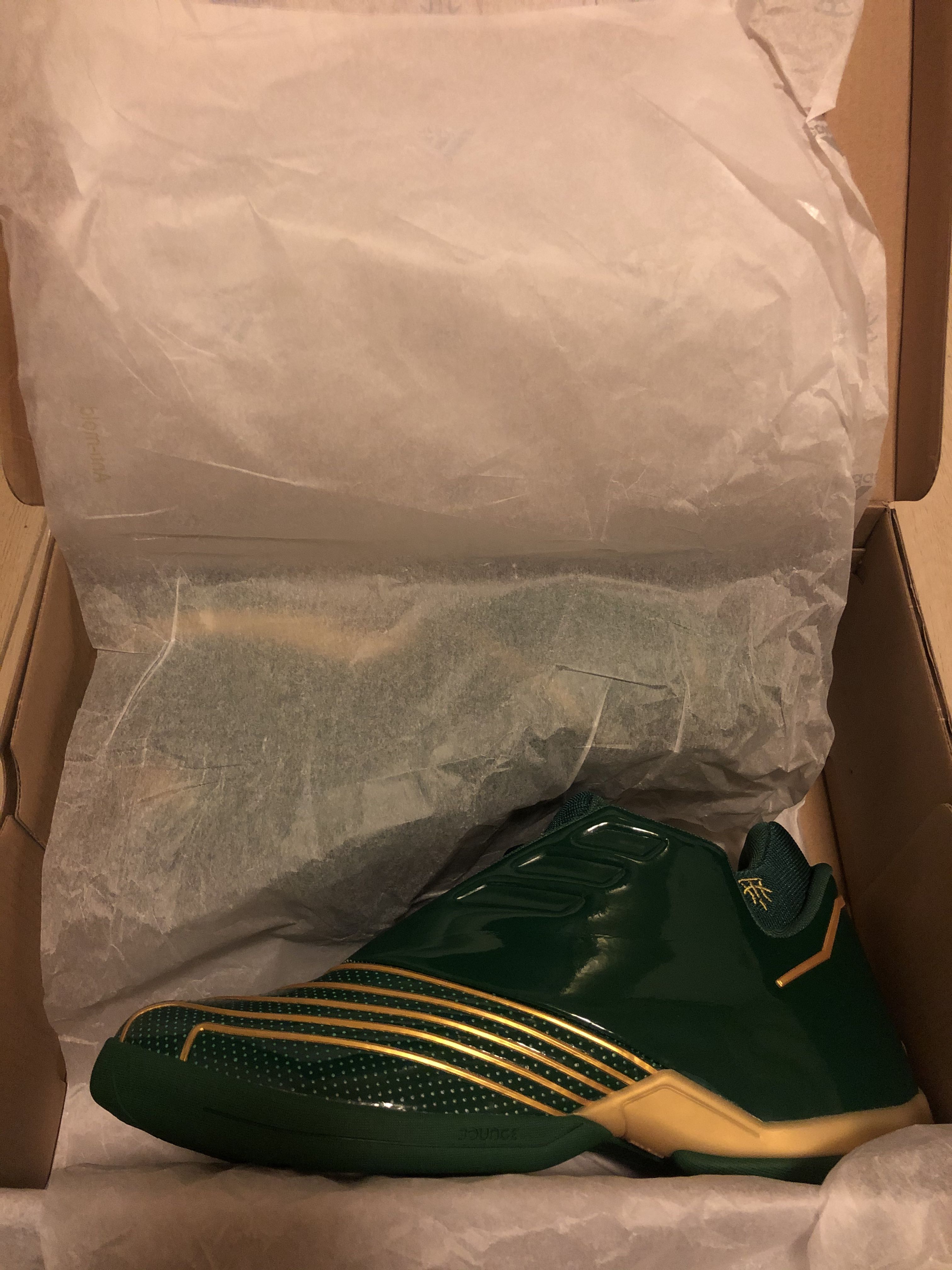 Adidas T-Mac 2 Restomod SVSM 高中配色(Tracy McGrady / LeBron James 著用) US10,  男裝, 鞋, 西裝鞋- Carousell