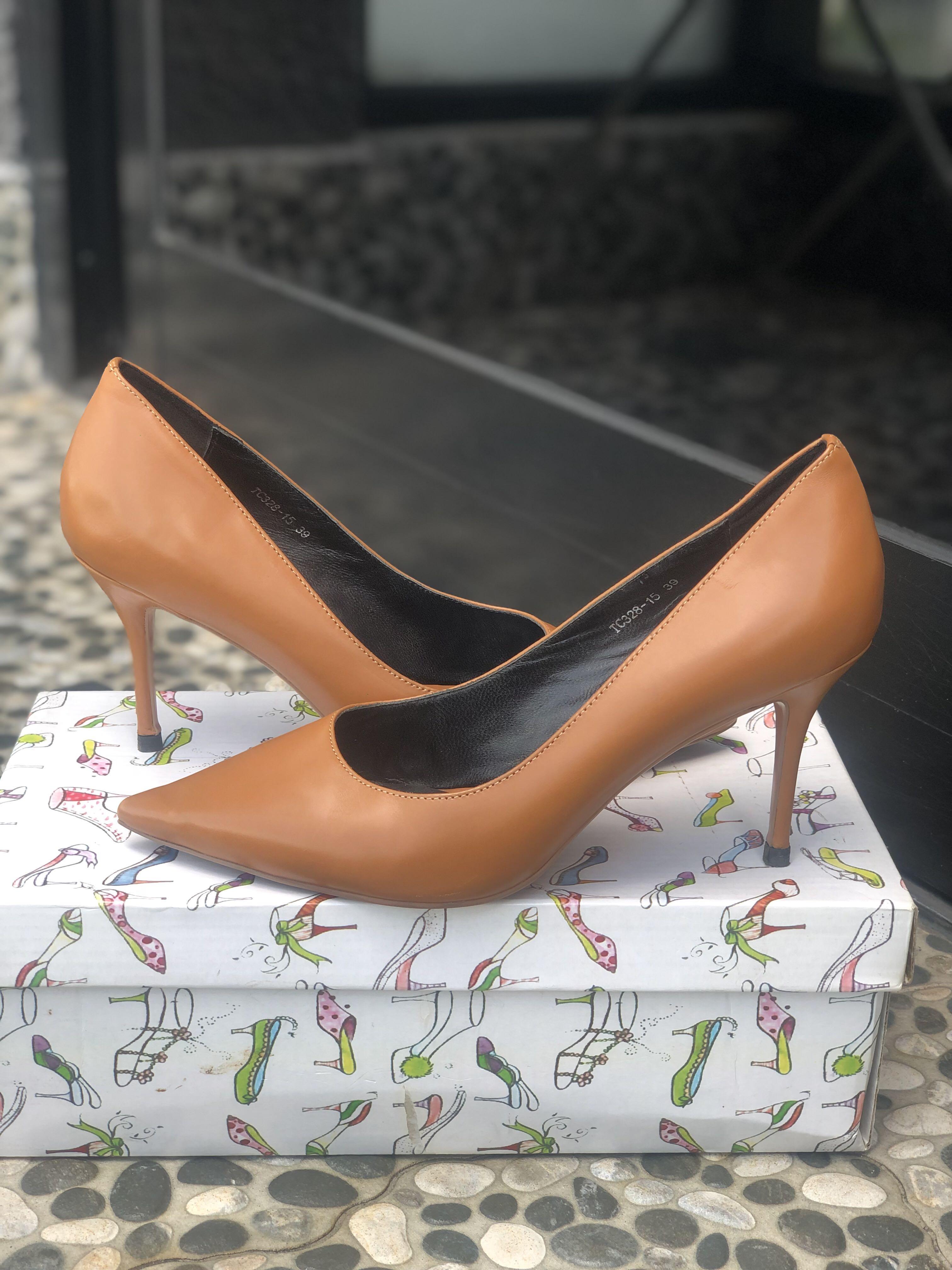 Caramel hotsell colored heels