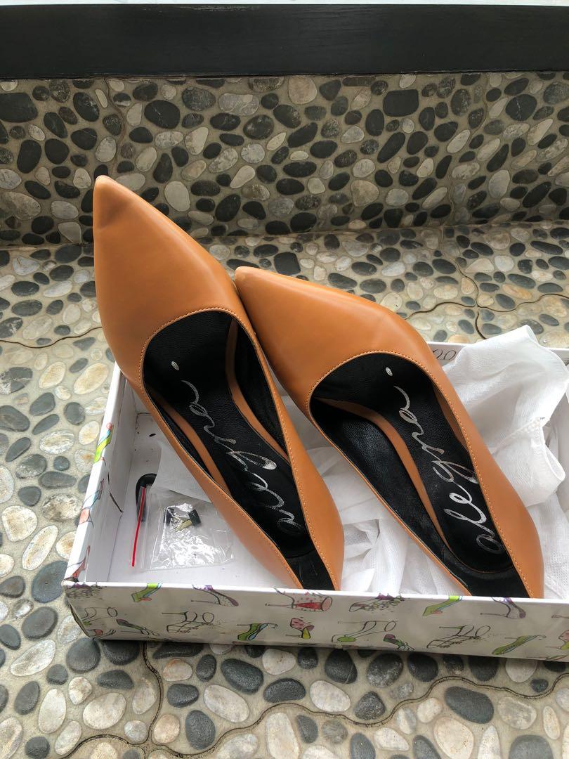 Caramel colored heels sales