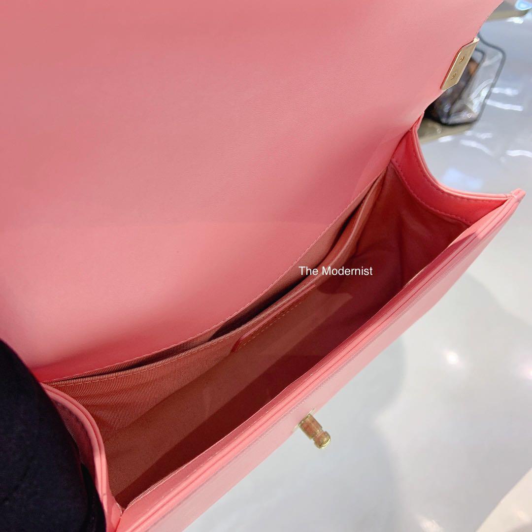 Chanel boy inside clearance look
