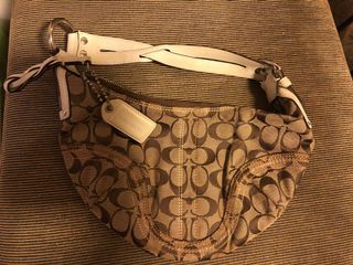 (Category: ) located in . Submitted by fervell (Listing ID 1114459249, Image 1). Description: .
