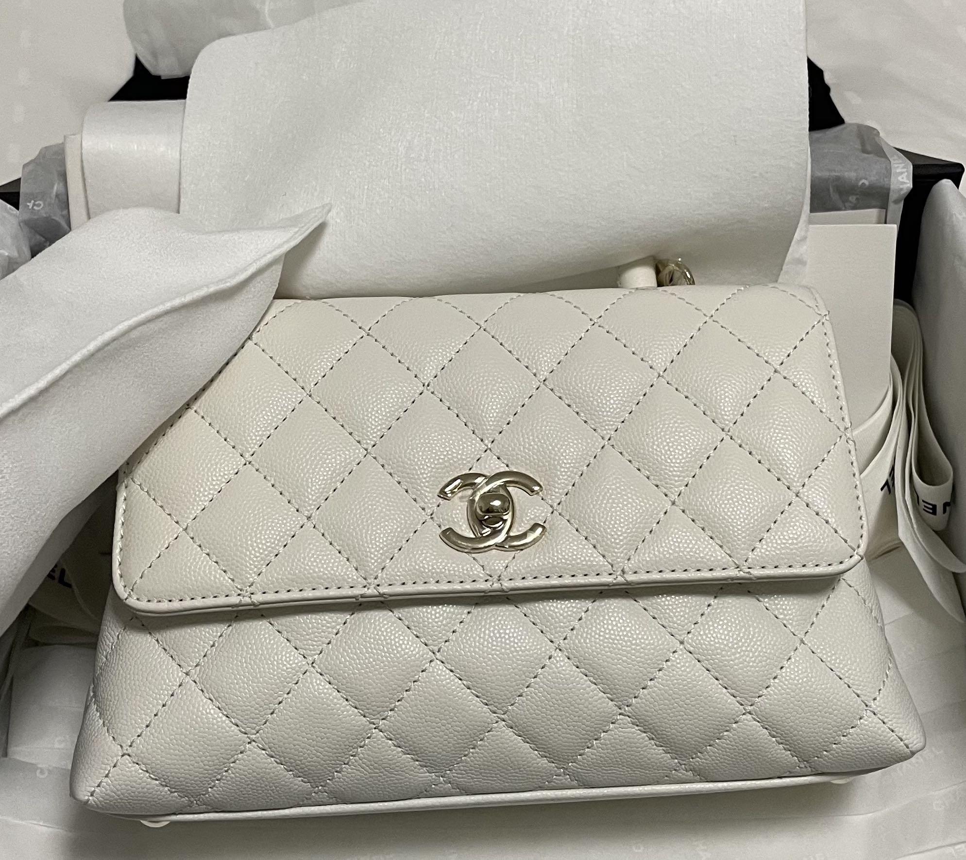 Brand new Chanel Coco Handle Small size 24 cm , White Caviar with