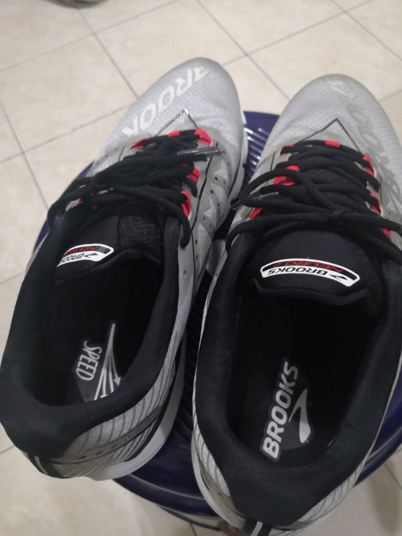 Brooks neuro 4 top