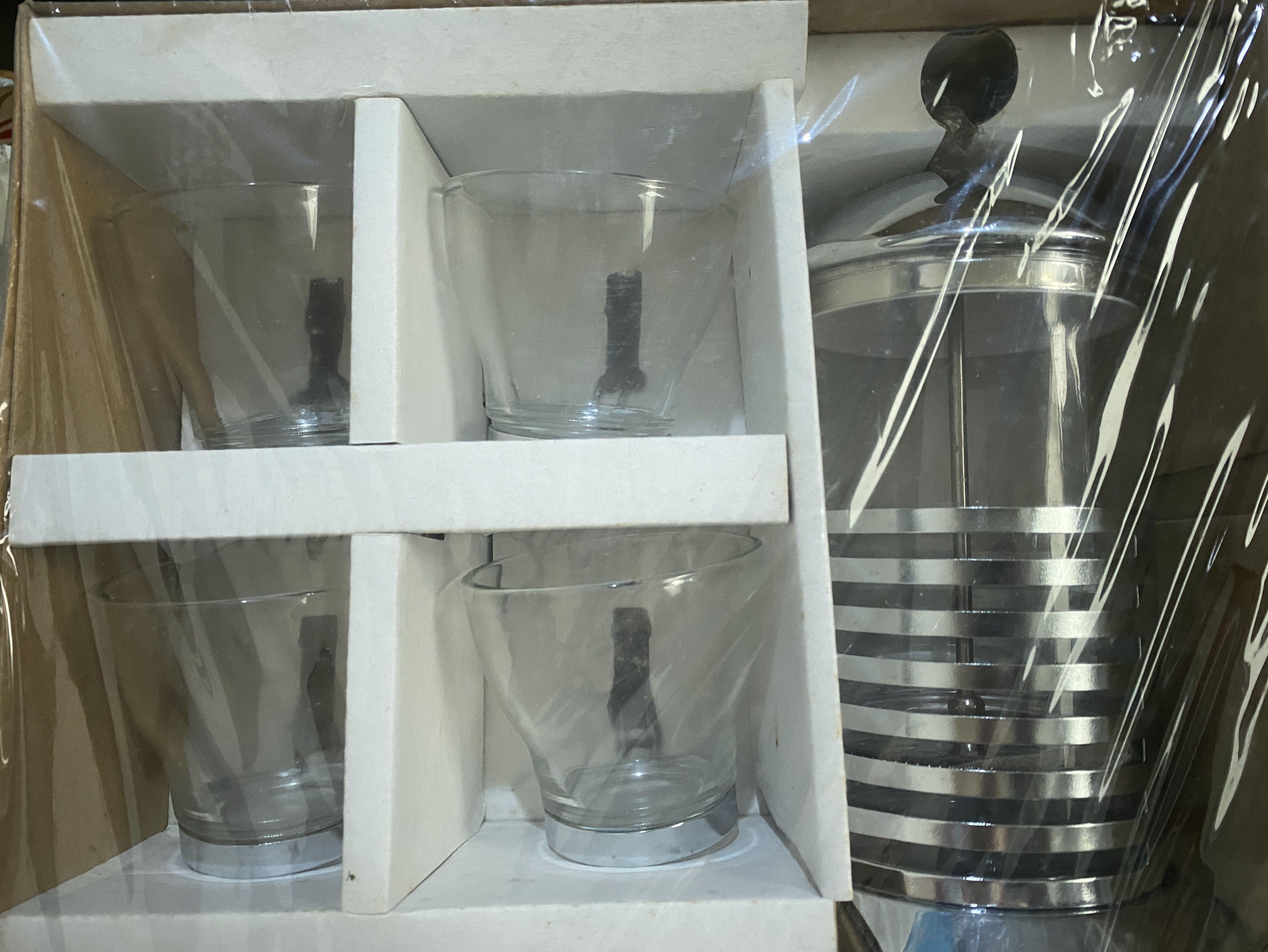 Coffee/Tea press set (Category: Coffee & Tea Tableware) located in Quezon City. Submitted by mtan314 (Listing ID 1114429927, Image 2). Description: Sealed and brand new Rfs: not using .