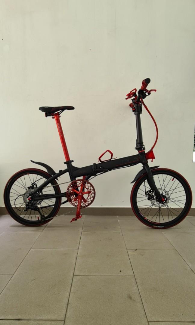 Crius Master D (Category: Bicycles) located in Singapore. Submitted by lines108 (Listing ID 1113870933, Image 1). Description: Bought it 19 Nov 2020. Cycled occasionally. Bicycle well maintained. Weight 10.5kg Deraileur : Shimano 9 speed sora Mechanical Disc Brake Upgrades: Litepro brake levers (red) Litepro carbon handle bars (matte black) Litepro 53T chainring (red) Litepro headset (red) Litepro plus hollowtech crankset and BB (red) Litepro plu