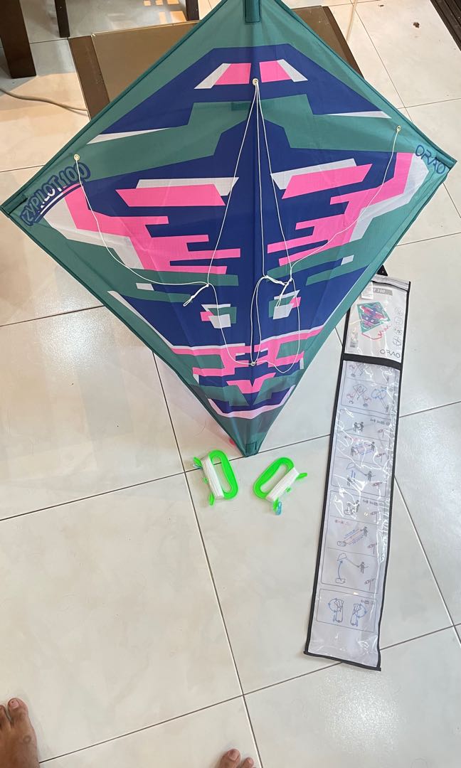 Decathlon Kite, Hobbies & Toys, Toys & Games on Carousell