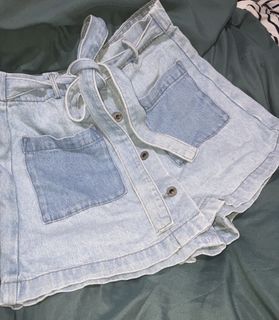(Category: ) located in . Submitted by thei_ (Listing ID 1114455932, Image 1). Description: .