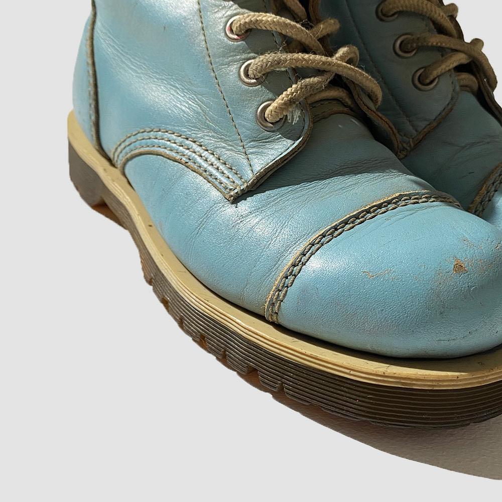 Baby blue store dr martens