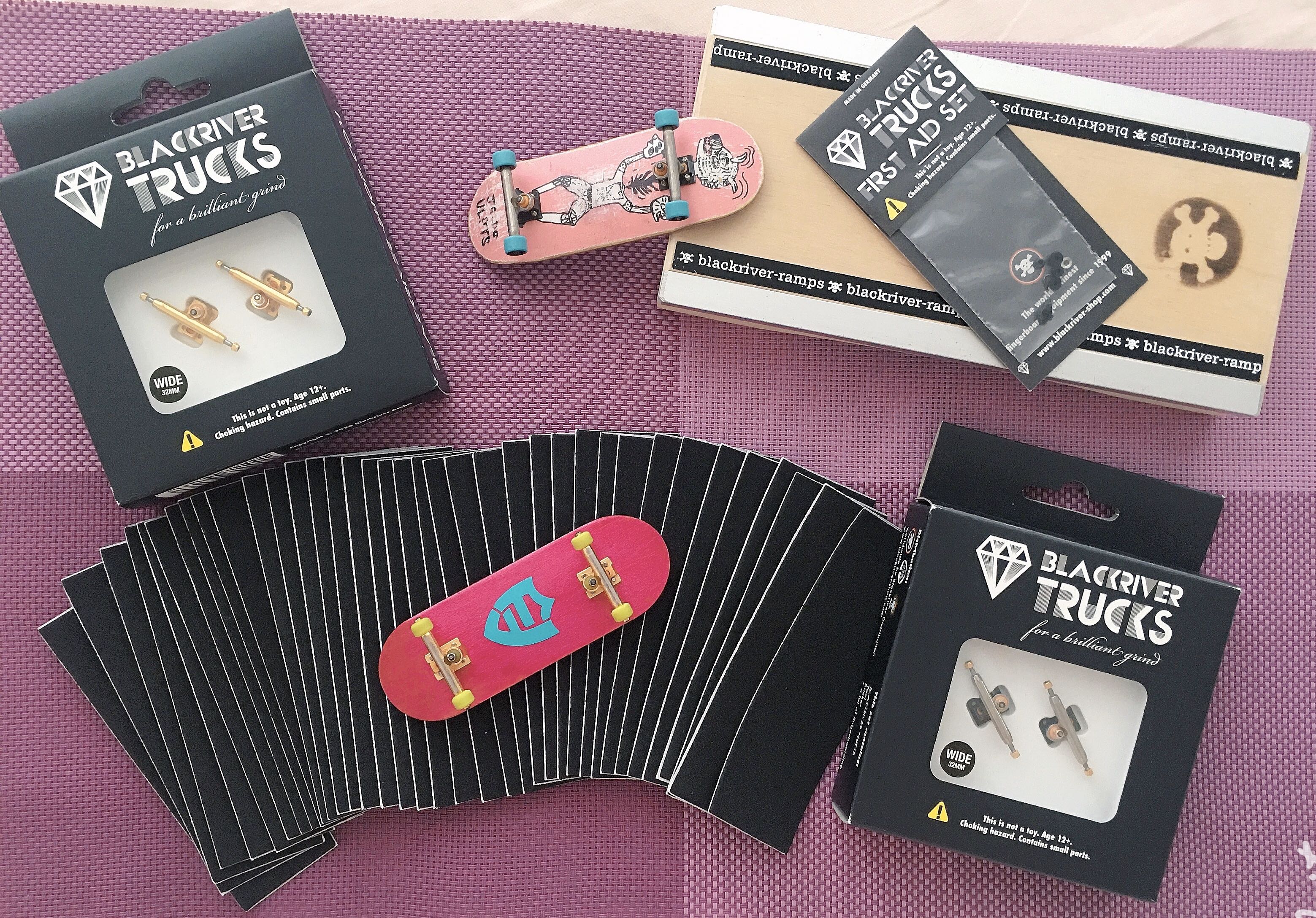 Fingerboard Grip Tape Uncut Black Foam, Hobbies & Toys, Toys & Games on