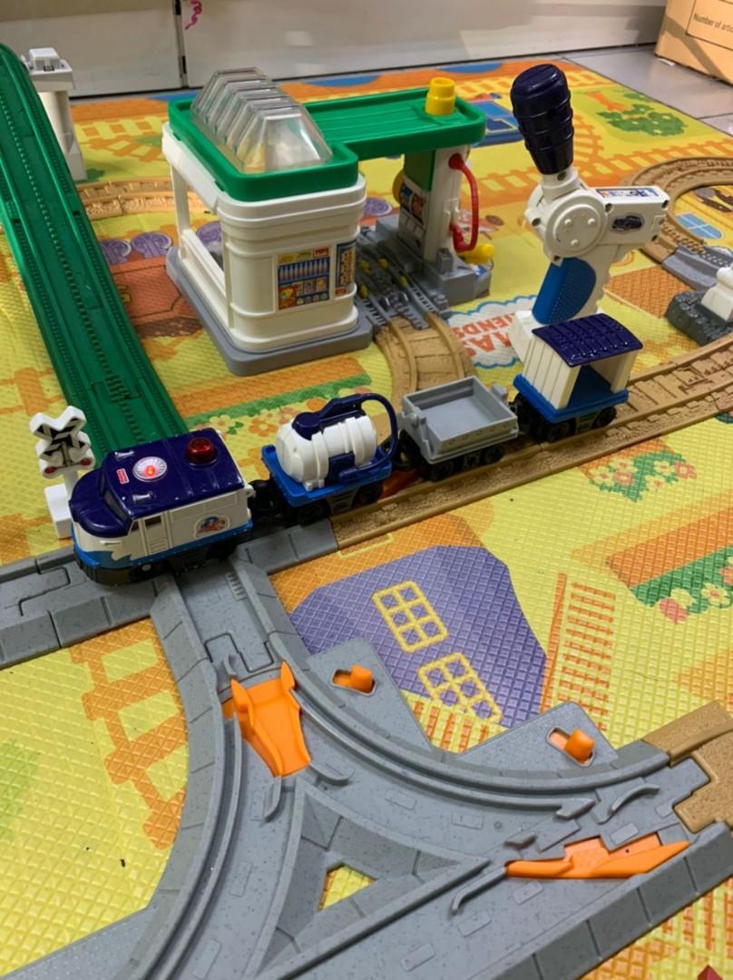 Fisher Price Geo Trax Big City Light Centre Mega Set Rail Road