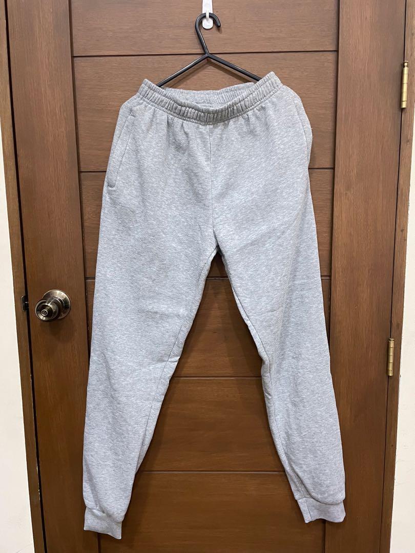 gray sweatpants (Category: Other Bottoms) located in Paranaque City. Submitted by _decluttered (Listing ID 1114445788, Image 1). Description: - used once! - has zipper pockets mop: gcash mod: ggx, same day delivery, sco.