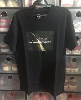 (Category: ) located in . Submitted by SneakerStash (Listing ID 1114415430, Image 1). Description: .