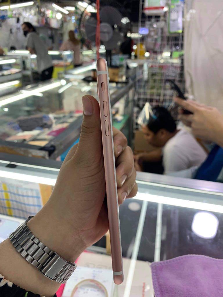 IPHONE 7PLUS 128GB FACTORY UNLCOKED (Category: iPhone 7 Series) located in Pasig City. Submitted by fairgadgetshop (Listing ID 1114377697, Image 3). Description: IPHONE 7PLUS 128GB FACTORY UNLOCKED -10/10 SMOOTH -100% LEGIT -ANY SIM CARD WILL DO -TEST ALL YOU WANT -RESET ALL YOU WANT -NO ICLOUD ACCOUNT -FINGERPRINT WORKING AVAILABLE IN DIFFERENT COLORS: ✅ROSEGOLD ✅GOLD ✅RED ✅MATTE BLACK INCLUSION: REPLACEMENT CHARGER REPLACEMENT EARPHONES BOX PM 