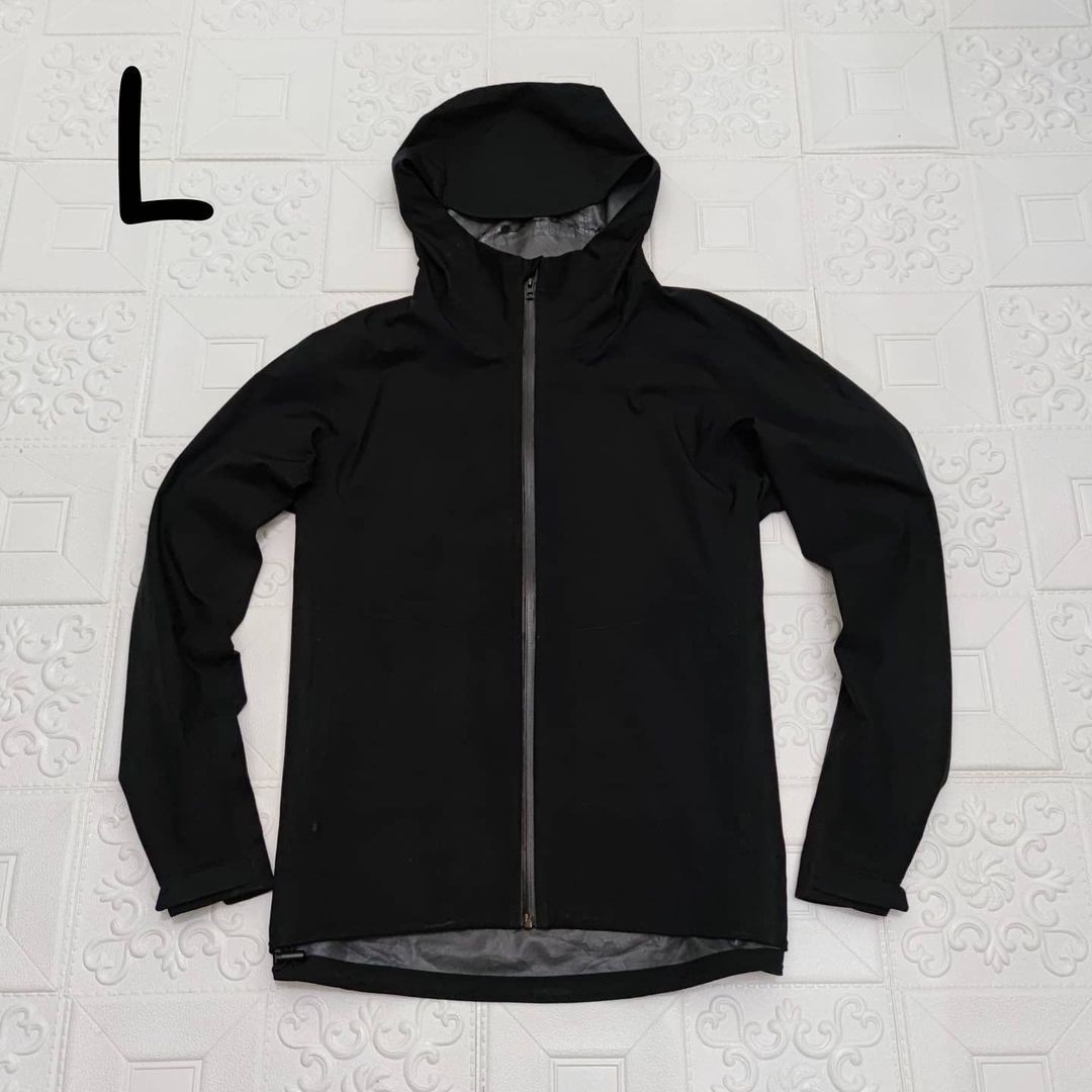 Jaket Uniqlo Blocktech Fesyen Pria Pakaian Baju Luaran di