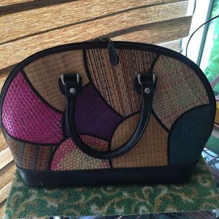 (Category: ) located in . Submitted by essentialattributes (Listing ID 1114369334, Image 1). Description: .