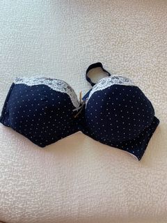 (Category: ) located in . Submitted by claryn (Listing ID 1114352442, Image 1). Description: .