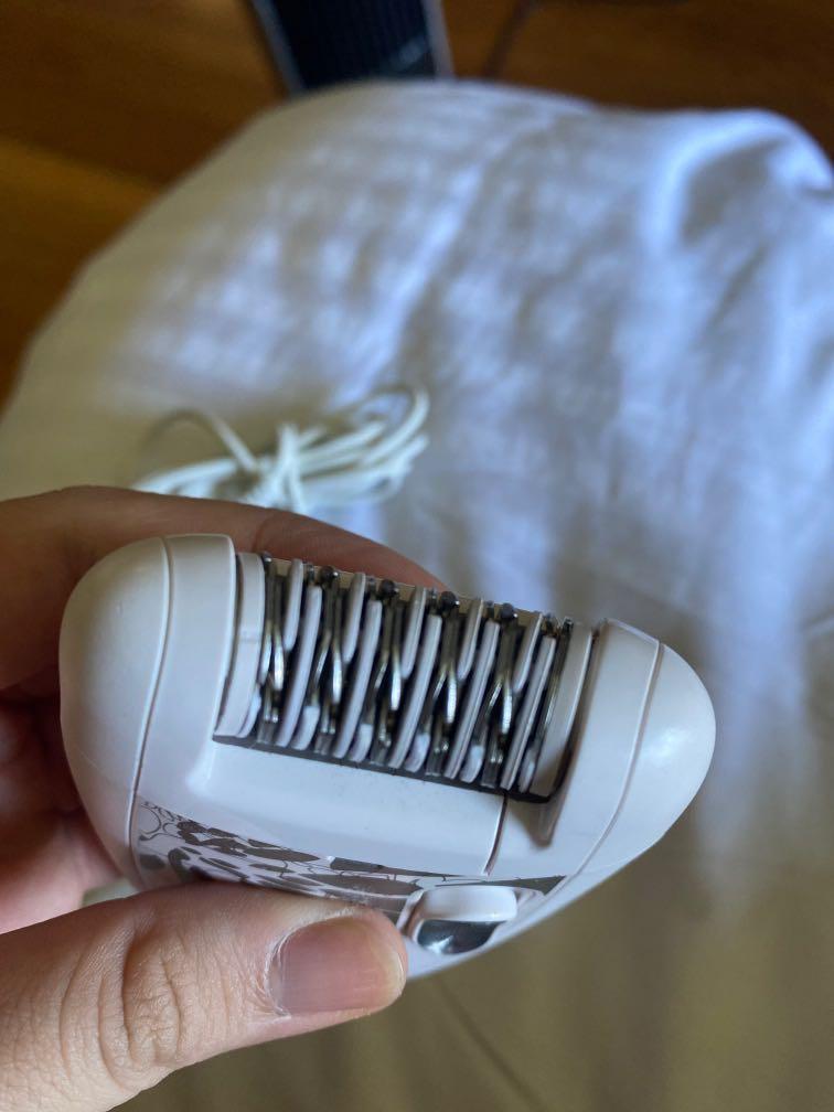PHILIPS Satinelle Epilator (Category: Hair Removal) located in Manila. Submitted by michellem12 (Listing ID 1114375844, Image 2). Description: Great for hair removal, good as new RFS: switched to laser.