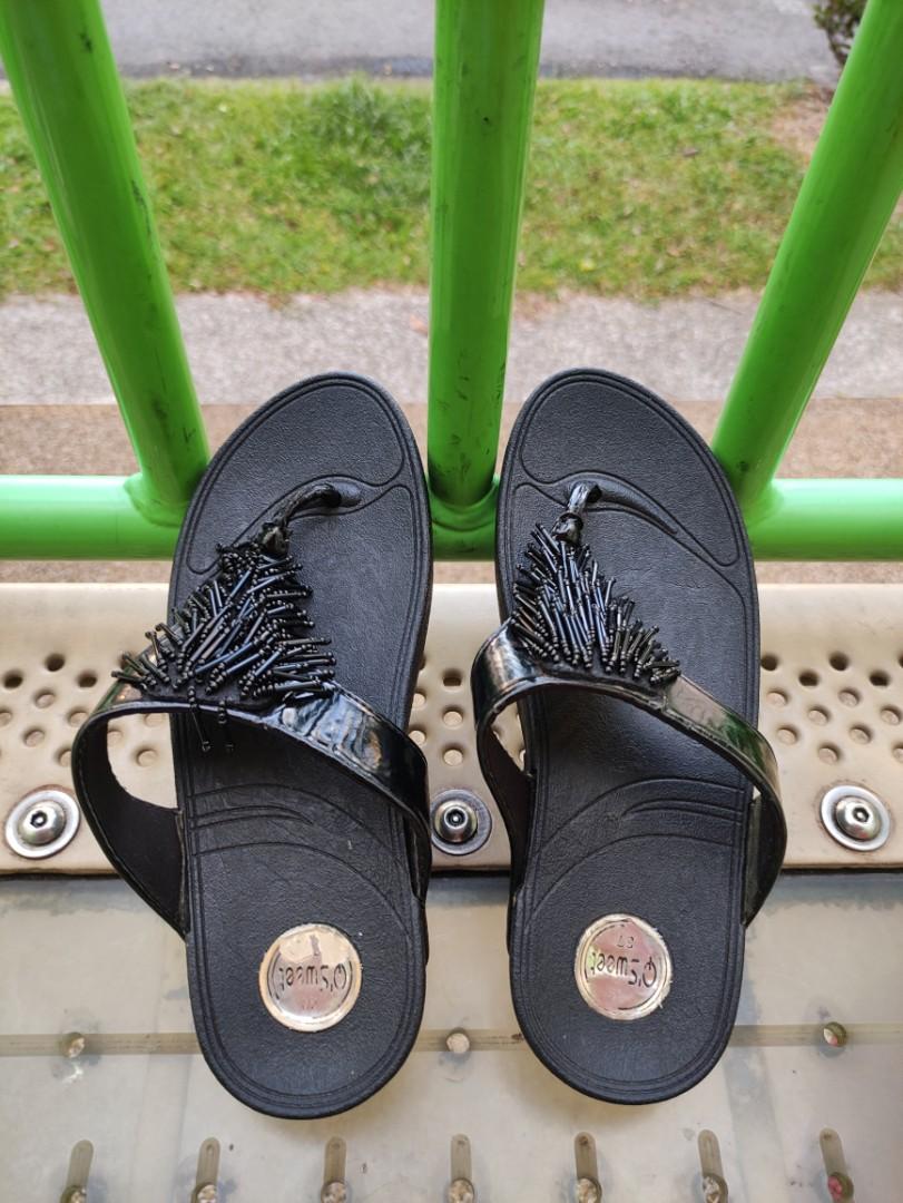 Q sandals top
