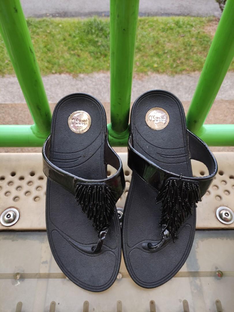 Q sandals top