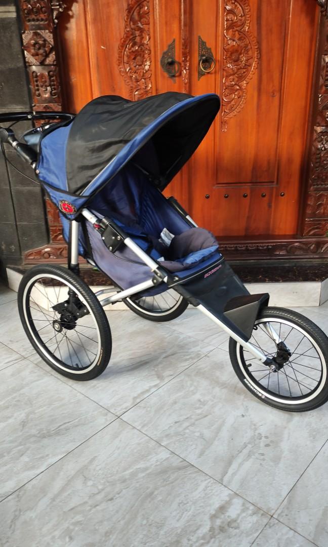 Schwinn free shop runner jogging stroller