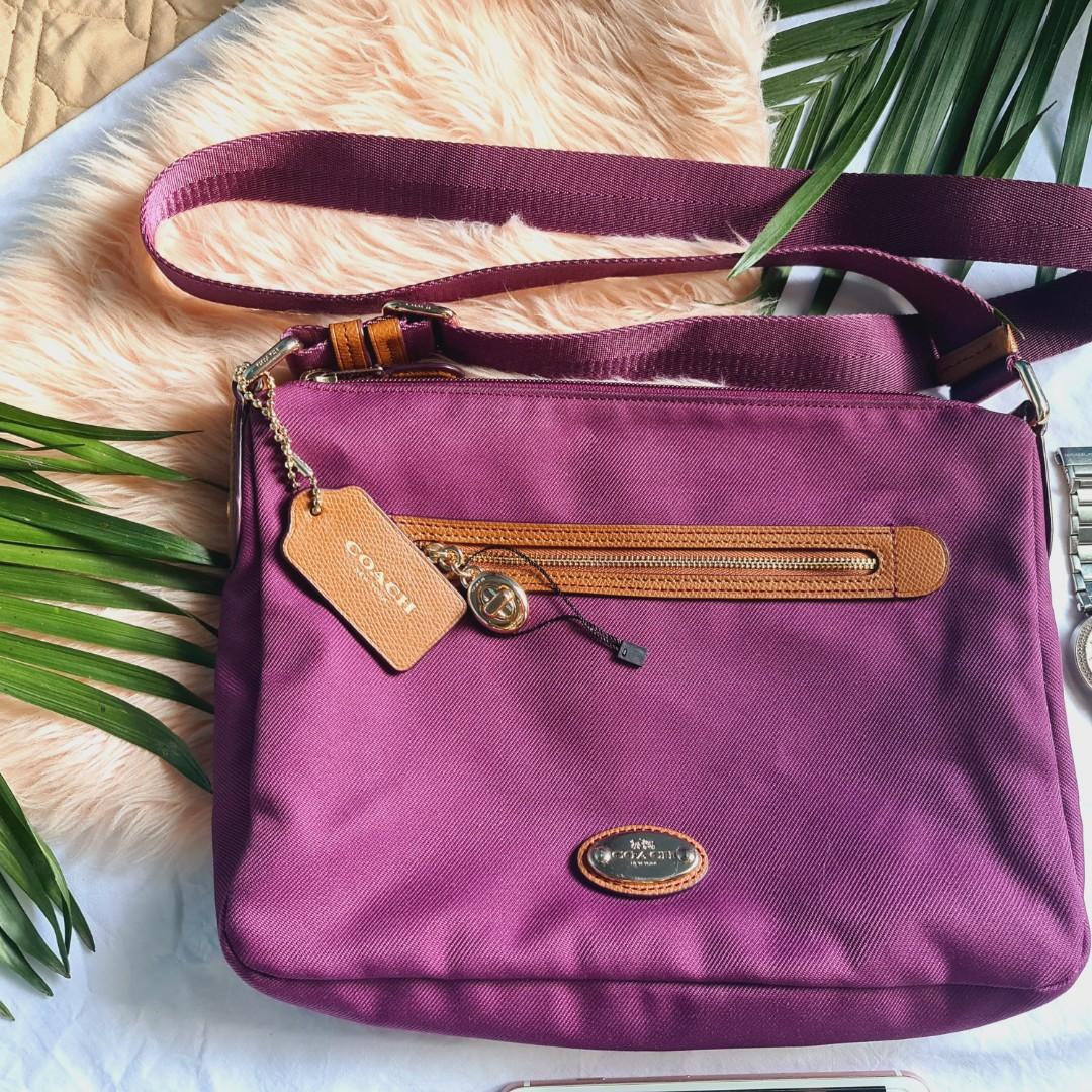 Coach sawyer crossbody hot sale