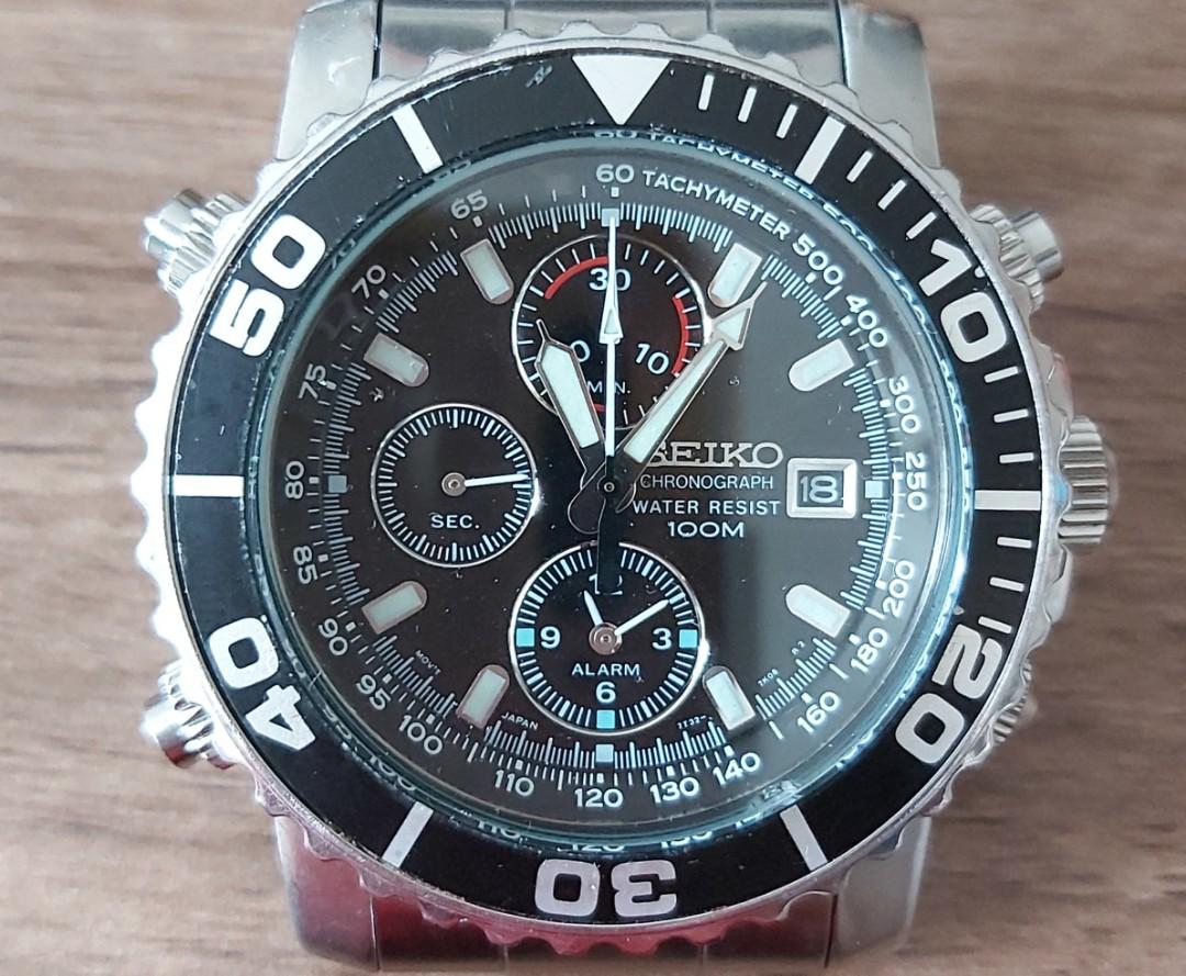 Seiko Chronograph 100m 精工石英錶, 名牌, 手錶- Carousell