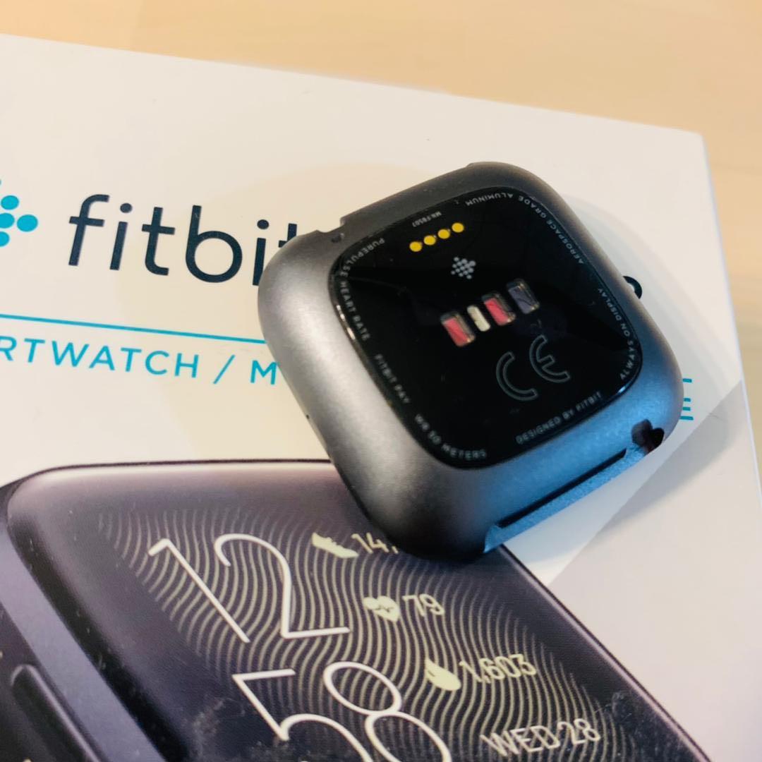 Versa 2 (Category: Watches) located in Semenyih. Submitted by virus_41 (Listing ID 1114397213, Image 3). Description: Smartwatch Fitbit Versa 2 Berminat boleh chat. Serius buyer Condition 9/10 #SeeHere .