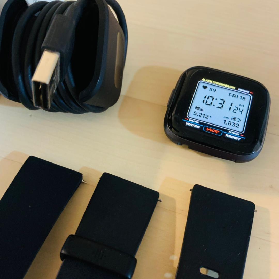 Versa 2 (Category: Watches) located in Semenyih. Submitted by virus_41 (Listing ID 1114397213, Image 2). Description: Smartwatch Fitbit Versa 2 Berminat boleh chat. Serius buyer Condition 9/10 #SeeHere .