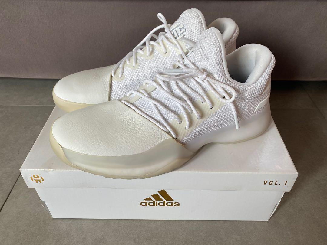 Harden 1 store yacht party