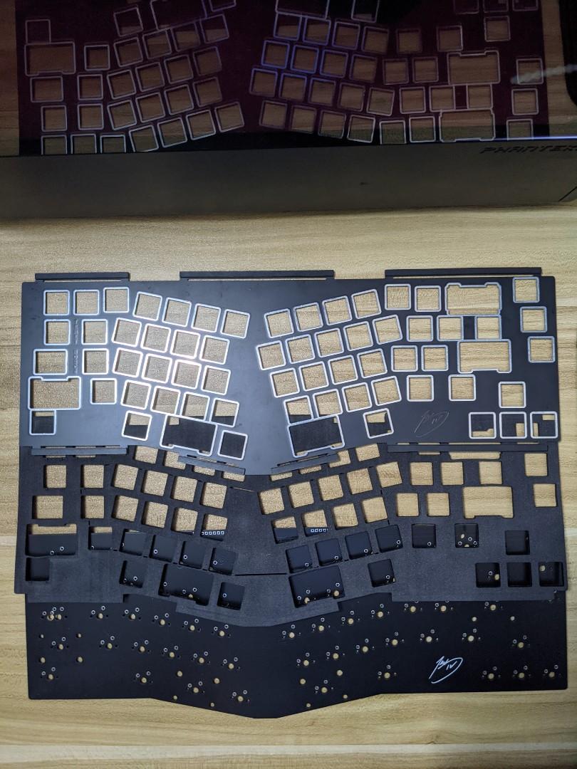 AV3 Arisu keyboard with wrist rest, Computers & Tech, Parts