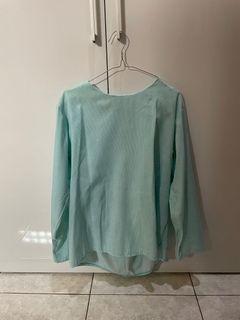 Blouse in blue perrine