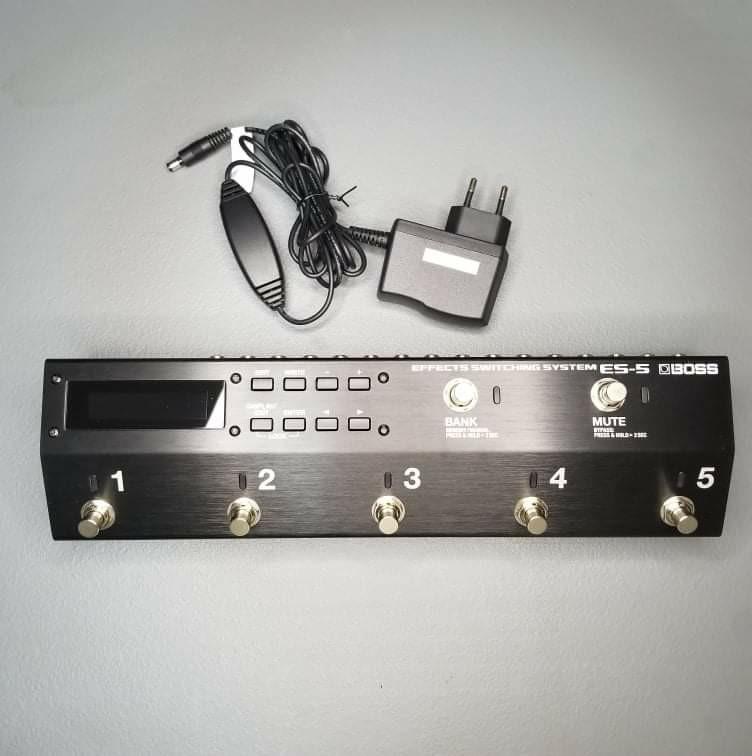 BOSS ES5 Guitar Pedal Board Switching System, Hobbies & Toys, Music