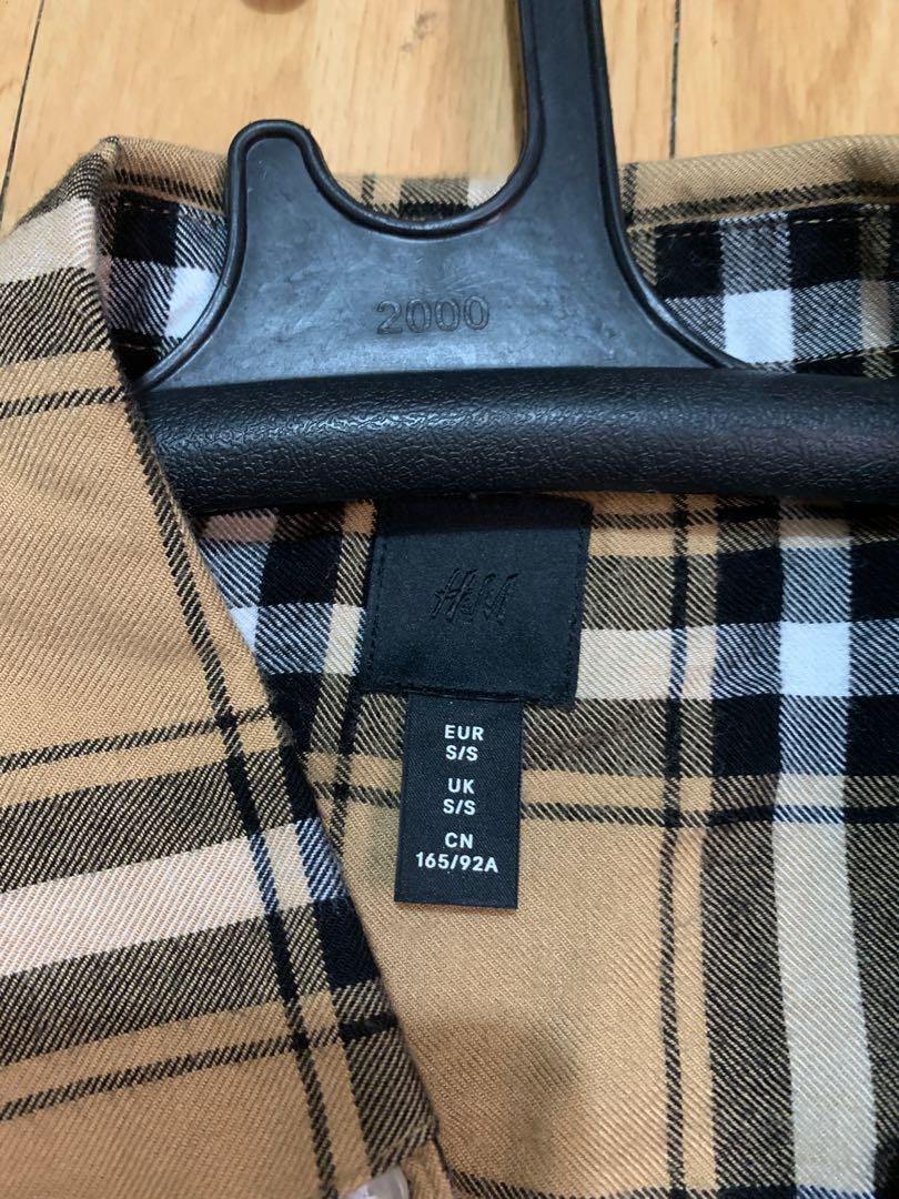 Burberry Like pattern H&M Long sleeves (Category: Formal Shirts) located in Paranaque City. Submitted by chippycoco (Listing ID 1114597570, Image 2). Description: XS - Small Sf at buyers expense.