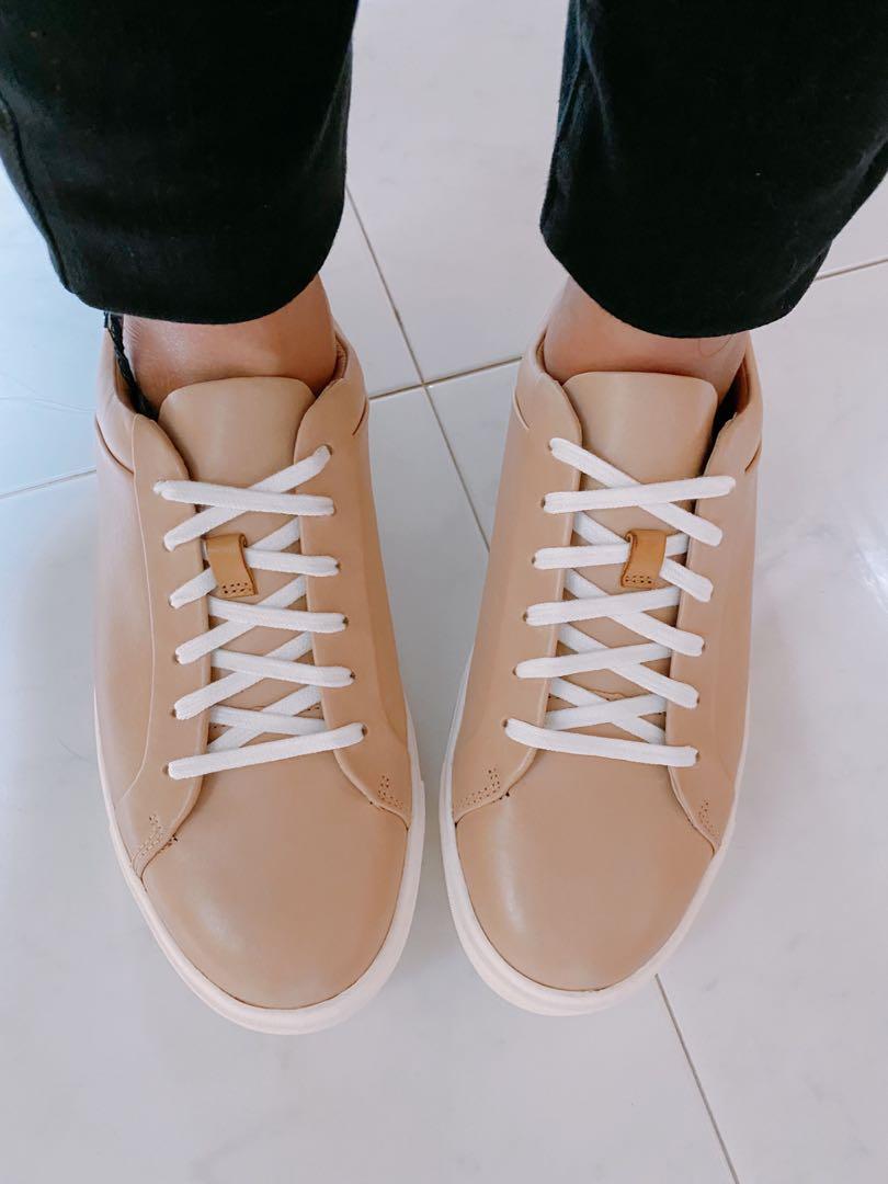 Un Maui Lace Blush Leather Sneakers, Women's Footwear, Sneakers on Carousell