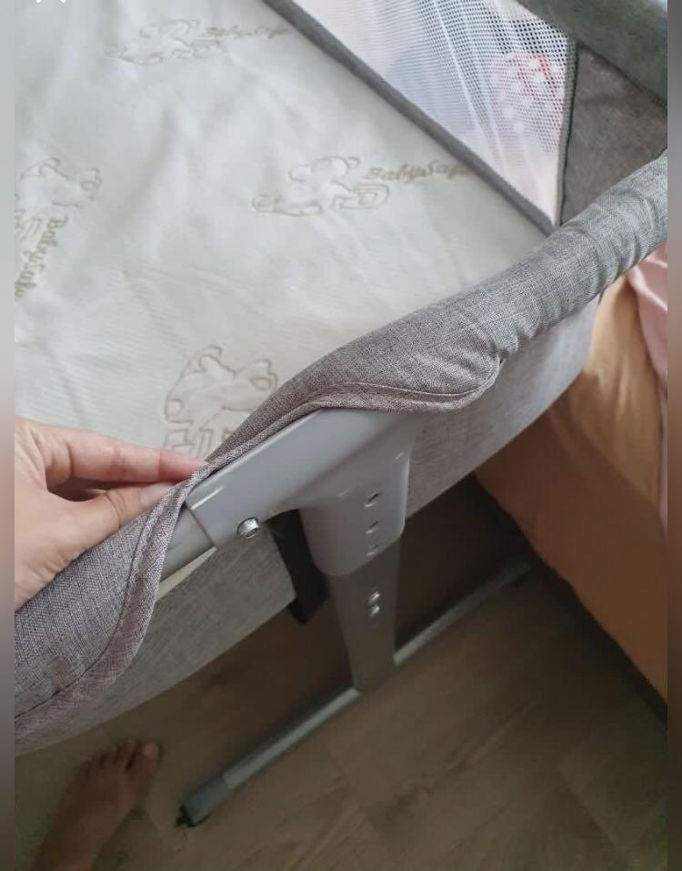 Co sleeping baby bed / cot /cribs, Babies & Kids, Baby Nursery & Kids Furniture, Cots & Cribs on