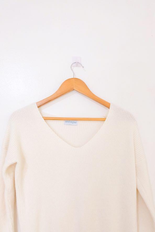 Cream Knit Sweater Dress (Category: Dresses) located in Quezon City. Submitted by amnes. (Listing ID 1114552385, Image 1). Description: Length: 34 in Sleeves: 23 in Bust: 38-40 in.