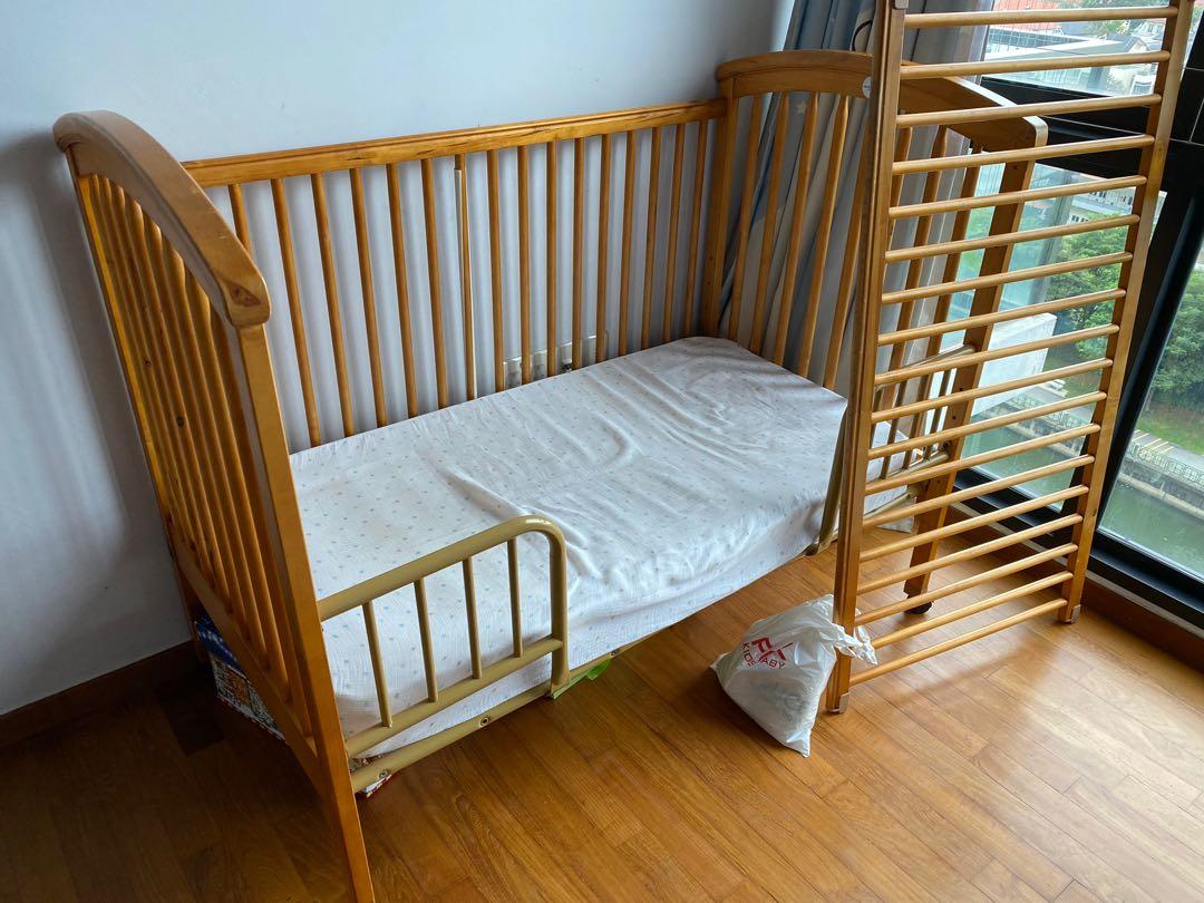 Day bed and cot convertible. Solid wood, Babies & Kids, Baby Nursery